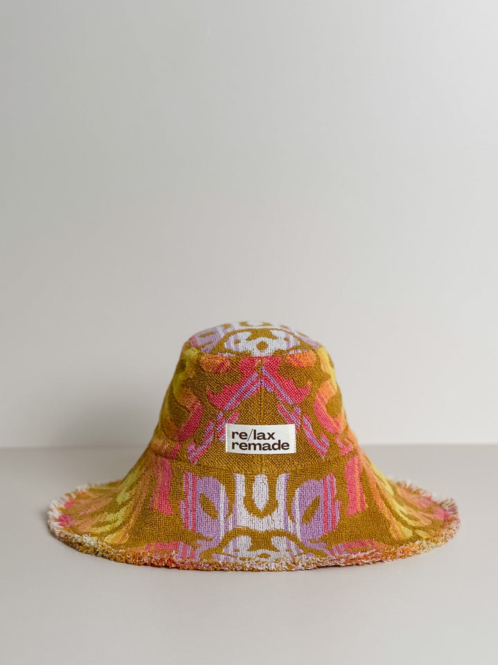 Part of the Sequel collection this WILLOW #20 MEDIUM is meticulously handmade by Re/lax Remade artisans.