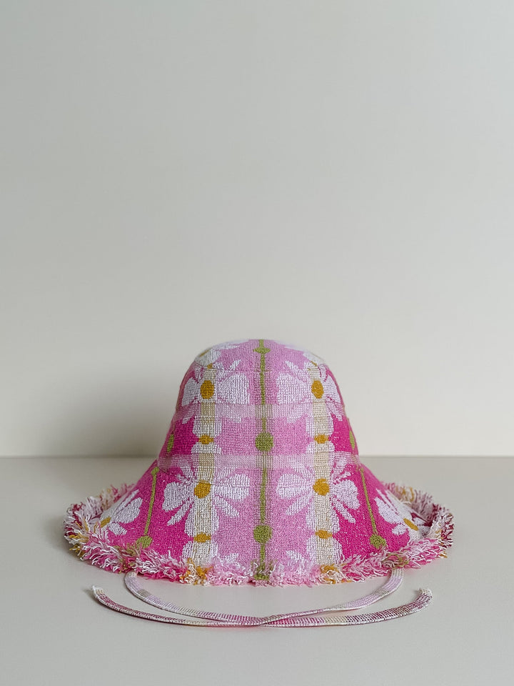 The FRANKIE #188 MEDIUM features within 'A Vintage Christmas' collection by Re/lax Remade.