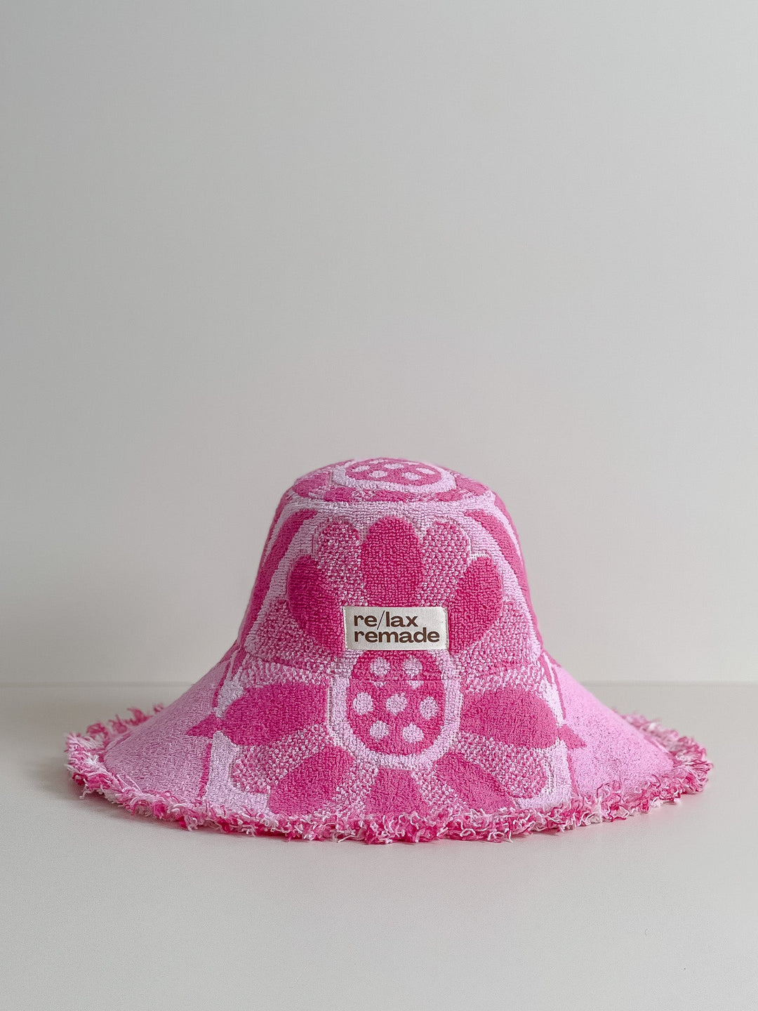 The WILLOW #23 MEDIUM features within 'A Vintage Christmas' collection by Re/lax Remade.