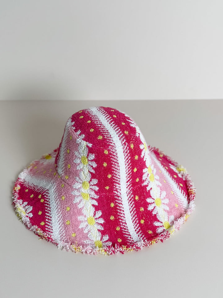 The WILLOW #24 MEDIUM features within 'A Vintage Christmas' collection by Re/lax Remade.