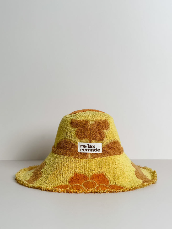 The WILLOW #25 MEDIUM features within 'A Vintage Christmas' collection by Re/lax Remade.